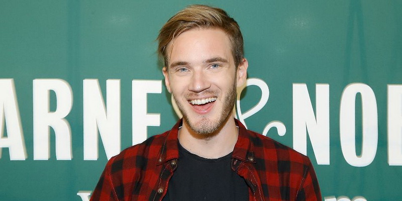 Кто заработал на YouTube больше всего за год? 